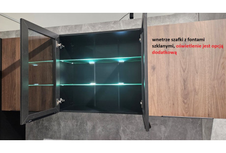 wnętrze szafki w kolorze czarnym